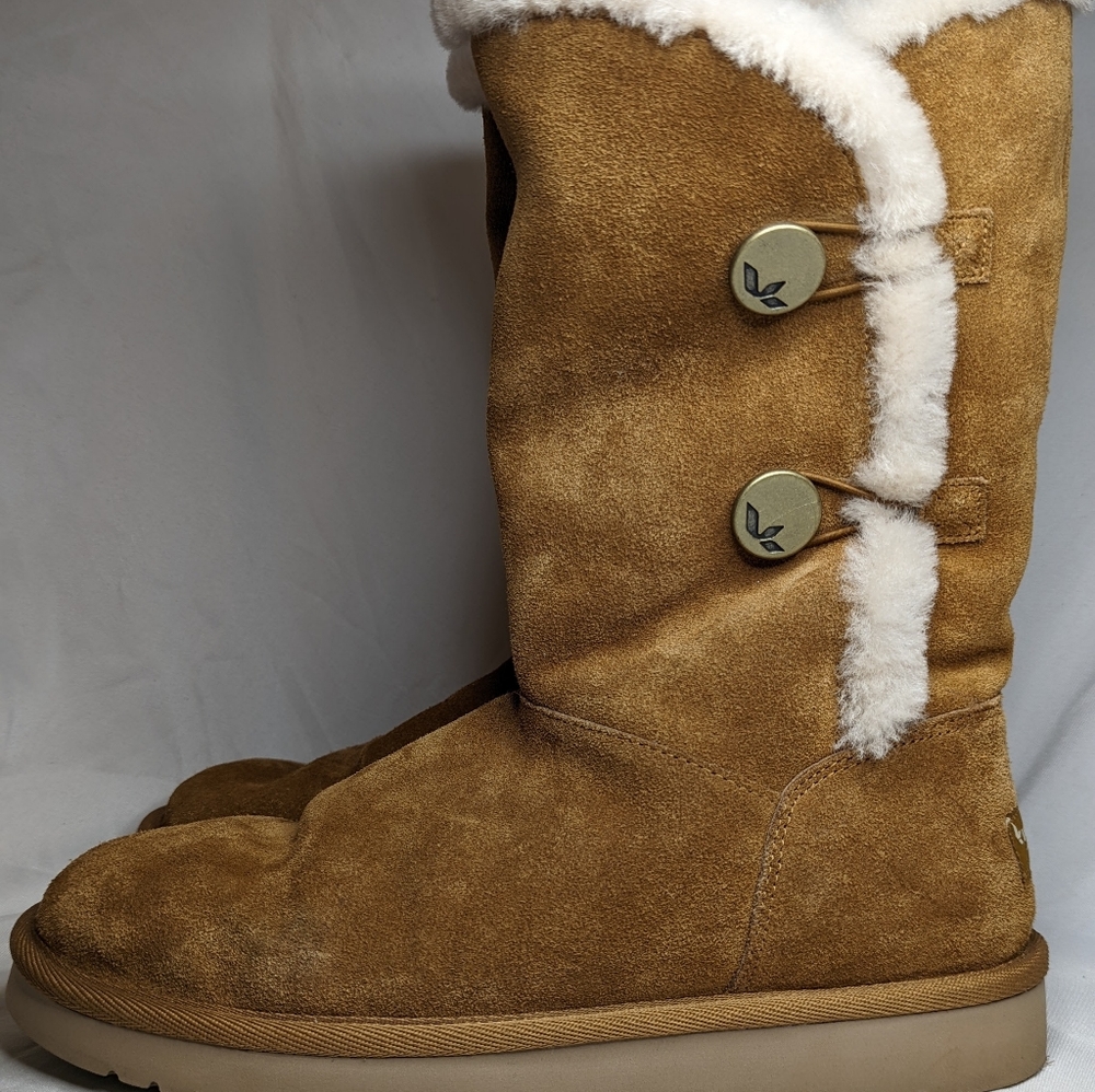Kookaburra boots by Uggs